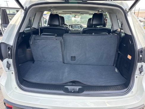 Used 2016 Toyota Highlander XLE FWD image 12