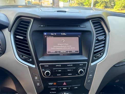 Used 2017 Hyundai Santa Fe Sport FWD image 35