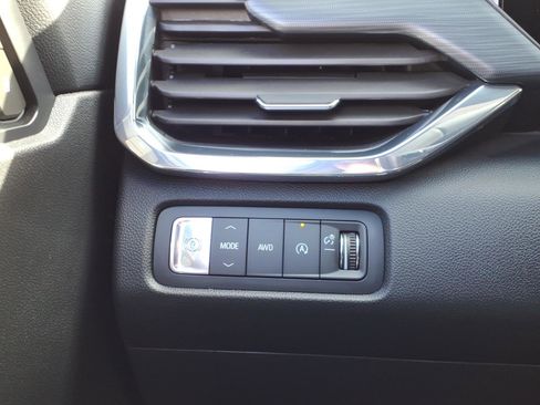 Used 2025 GMC Acadia Elevation AWD/4WD image 31