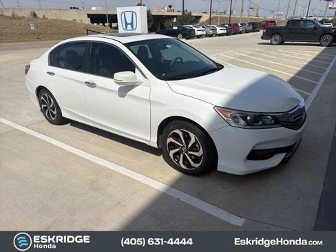 Used 2016 Honda Accord EX image 3