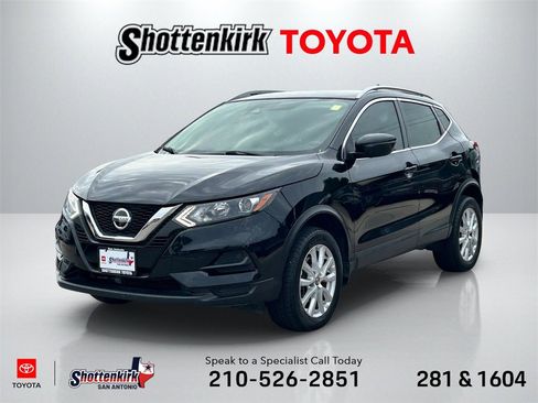Used 2020 Nissan Rogue Sport SV image 1