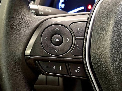 Used 2018 Toyota Camry SE image 12