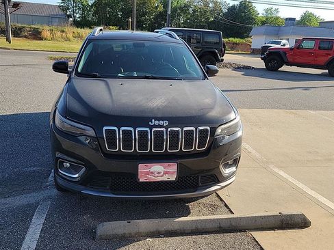 Used 2019 Jeep Cherokee Limited image 15