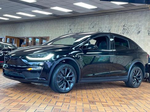 Used 2022 Tesla Model X Plaid image 5