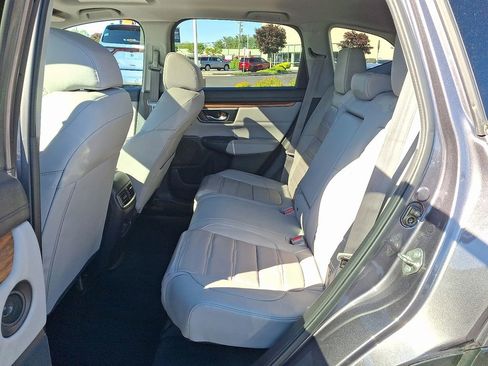 Used 2018 Honda CR-V Touring image 10