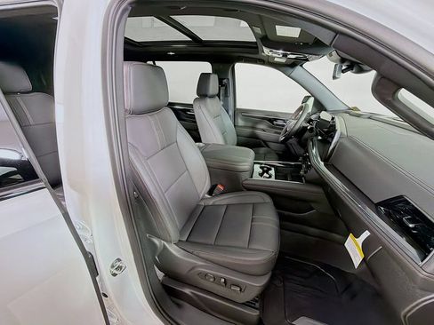 New 2026 Chevrolet Suburban RST w/ Comfort Package AWD/4WD image 27