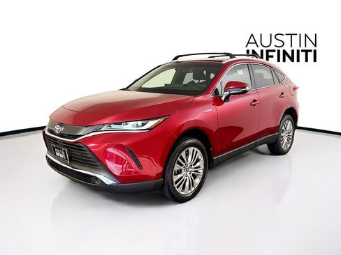 Used 2021 Toyota Venza Limited image 3