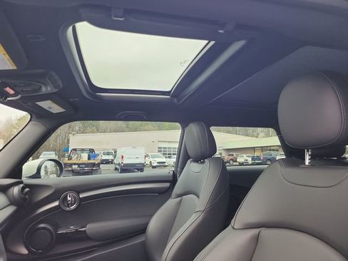 Used 2022 MINI Cooper S w/ Premium Package image 12