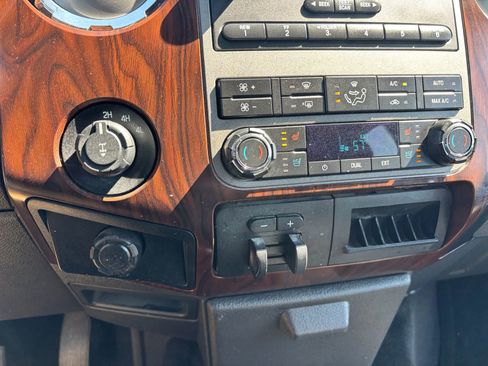 Used 2012 Ford F250 Lariat w/ Chrome Pkg AWD/4WD image 20