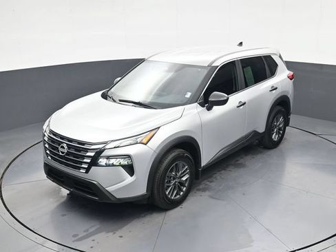 Certified 2025 Nissan Rogue S FWD image 25