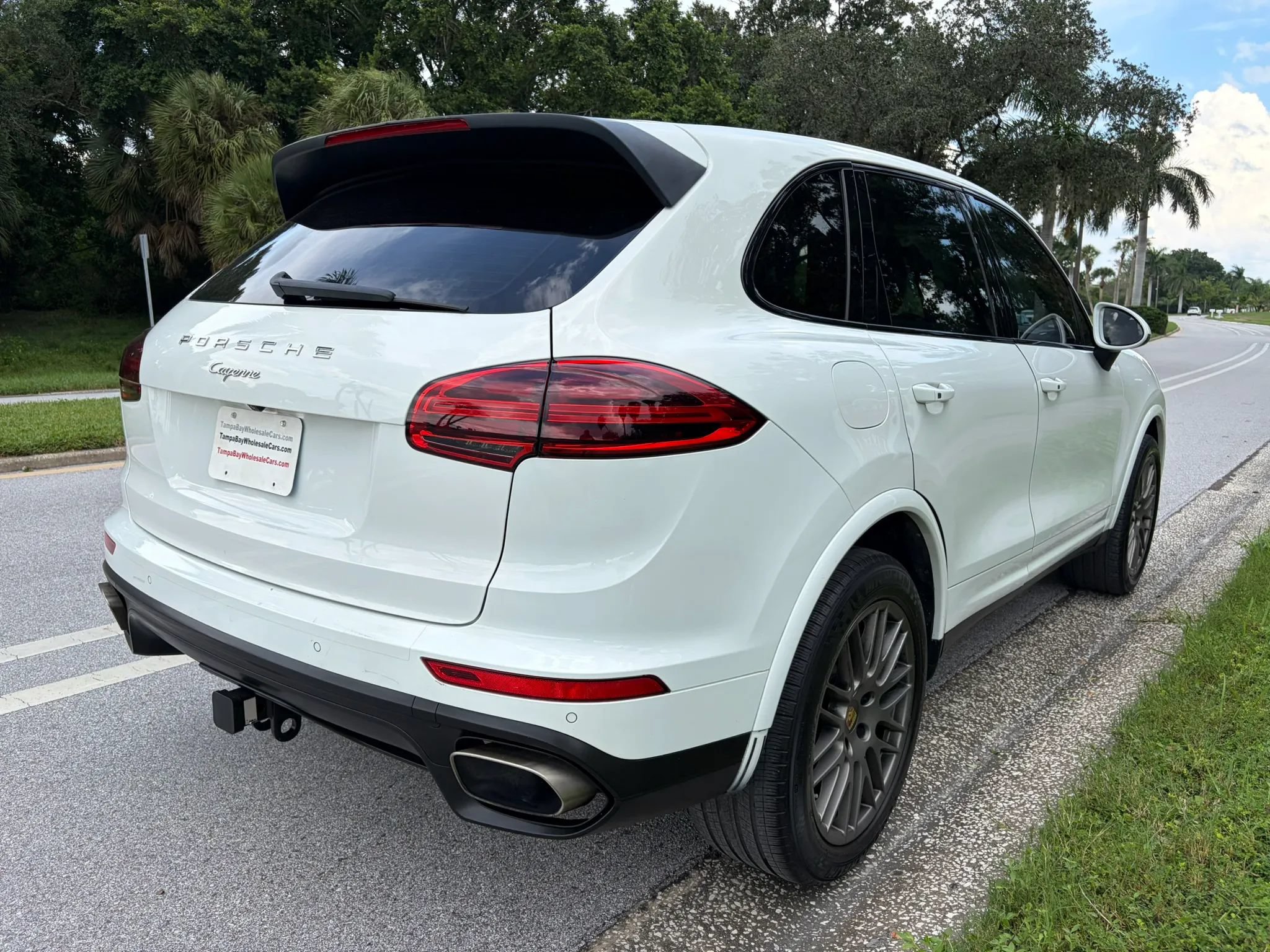 Used 2017 Porsche Cayenne AWD/4WD image 6