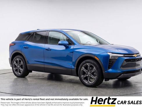 Used 2025 Chevrolet Blazer LT image 1