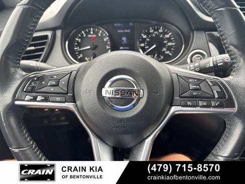 Used 2018 Nissan Rogue SV AWD/4WD image 26
