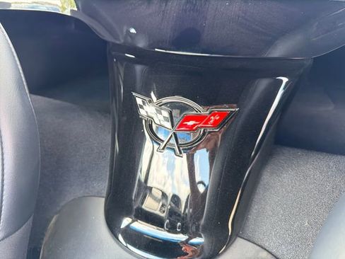 Used 2004 Chevrolet Corvette Convertible w/ Preferred Equipment Group RWD image 21