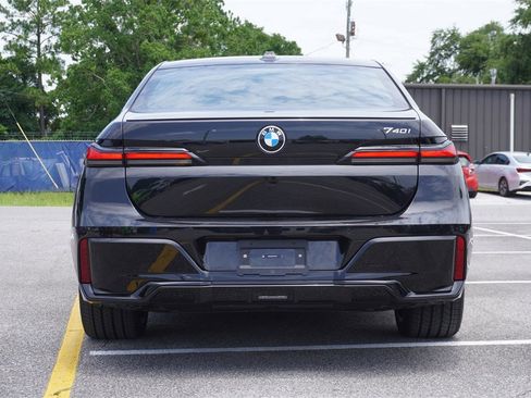 New 2025 BMW 740i w/ Executive Package image 28