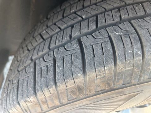 Used 2020 Jeep Cherokee Latitude Plus w/ Comfort/Convenience Group image 10