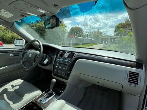 Used 2009 Cadillac DTS image 11