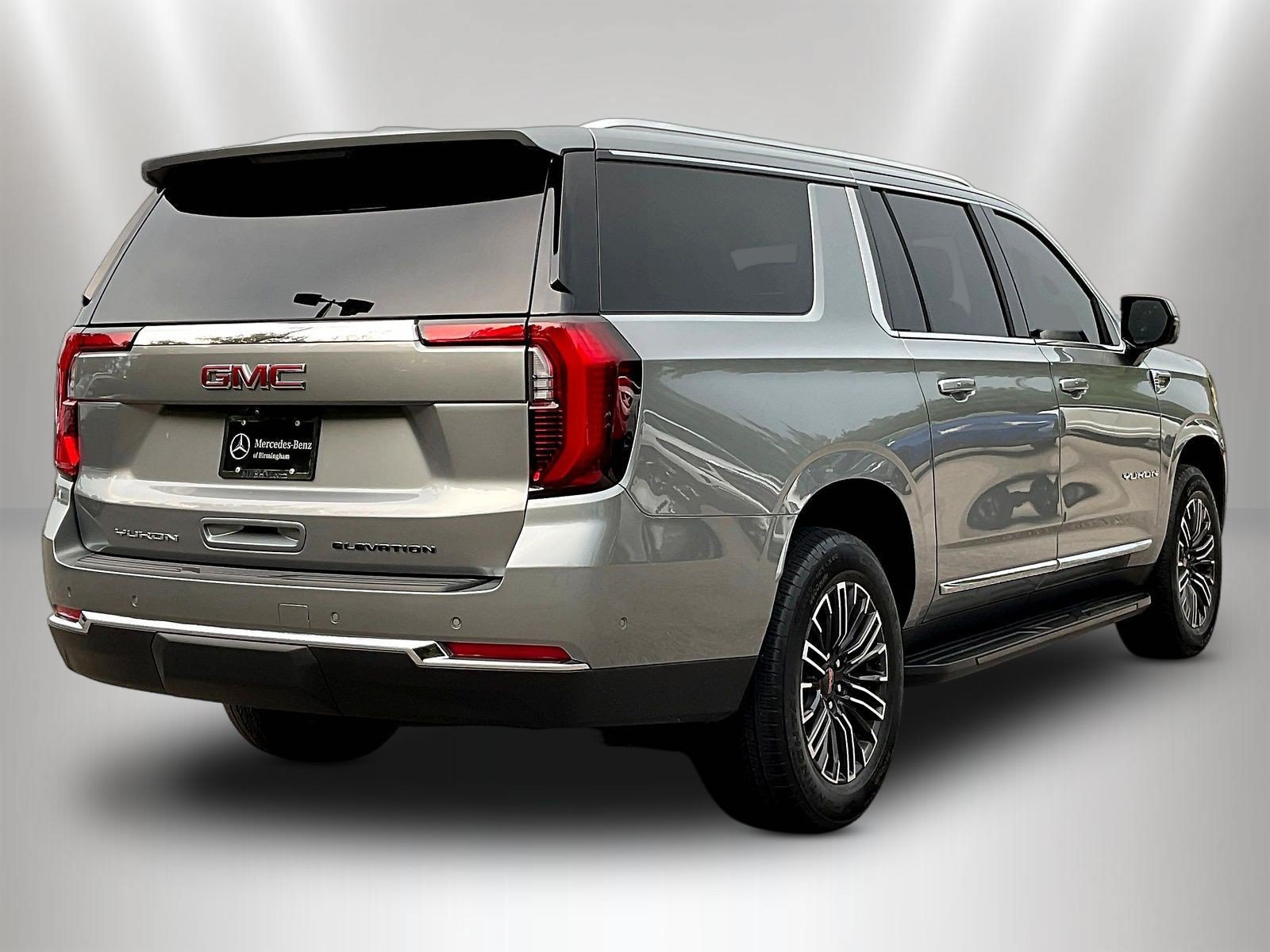 Used 2025 GMC Yukon XL Elevation w/ LPO, Floor Liner Package AWD/4WD image 7