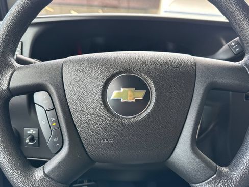 Used 2025 Chevrolet Express 3500 LT w/ LT Preferred Equipment Group RWD image 29