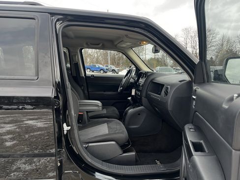 Used 2016 Jeep Patriot Latitude image 37