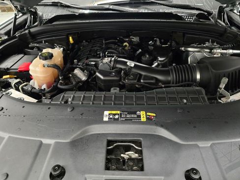 Used 2021 Jeep Grand Cherokee L Limited AWD/4WD image 12