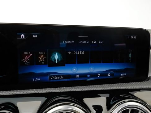 Used 2025 Mercedes-Benz CLA 250 w/ AMG Night Package image 28
