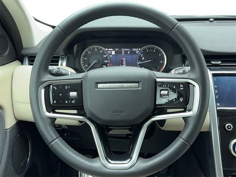 Used 2023 Land Rover Discovery Sport SE image 18