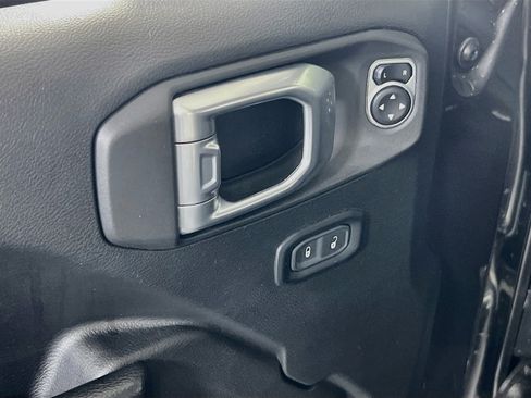 Used 2023 Jeep Gladiator Sport AWD/4WD image 17