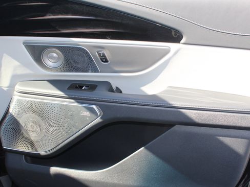 Used 2024 Lincoln Nautilus Reserve w/ Equipment Group 203A image 34