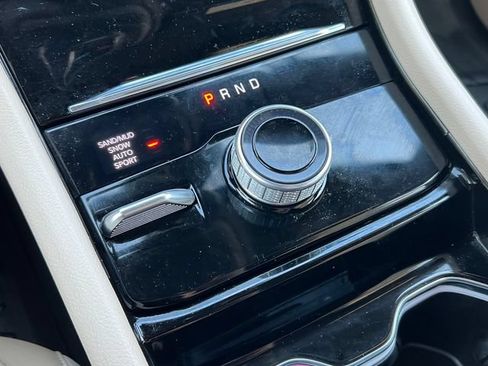 Used 2023 Jeep Grand Cherokee Limited w/ Luxury Tech Group II AWD/4WD image 32
