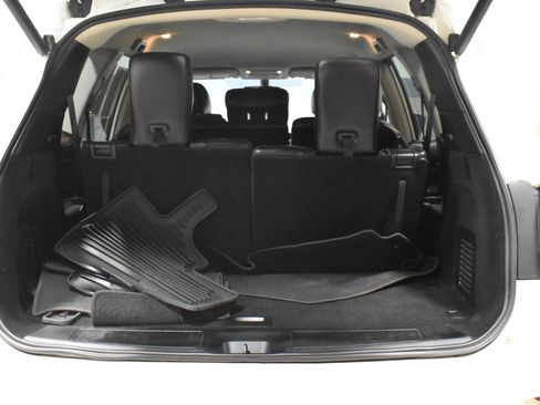 Used 2019 Nissan Pathfinder SL AWD/4WD image 27