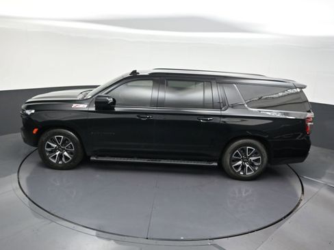 Used 2024 Chevrolet Suburban Z71 w/ Z71 Off-Road Package AWD/4WD image 17