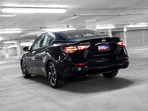 Used 2025 Nissan Sentra SV w/ Trunk Package image 5