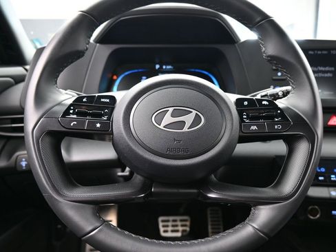 Used 2025 Hyundai Elantra Sport image 22