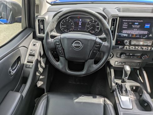 Used 2025 Nissan Frontier SL AWD/4WD image 17