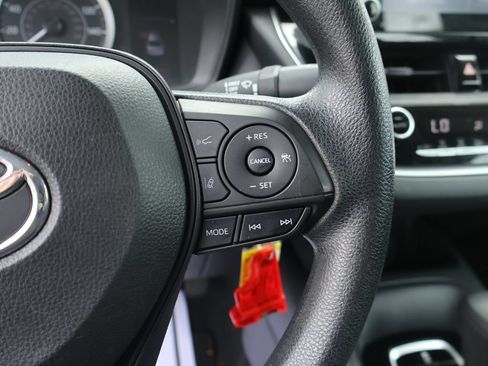 Used 2022 Toyota Corolla LE FWD image 28