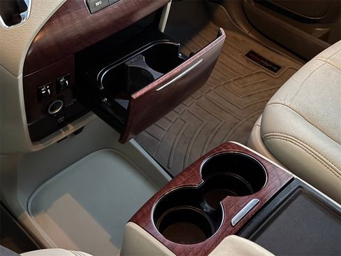 Used 2014 Toyota Sienna XLE image 33