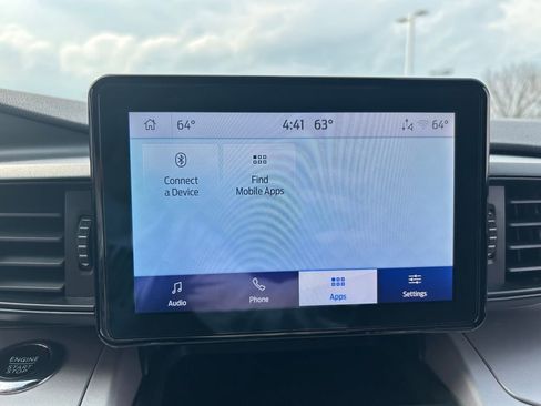 Used 2024 Ford Explorer XLT AWD/4WD image 12