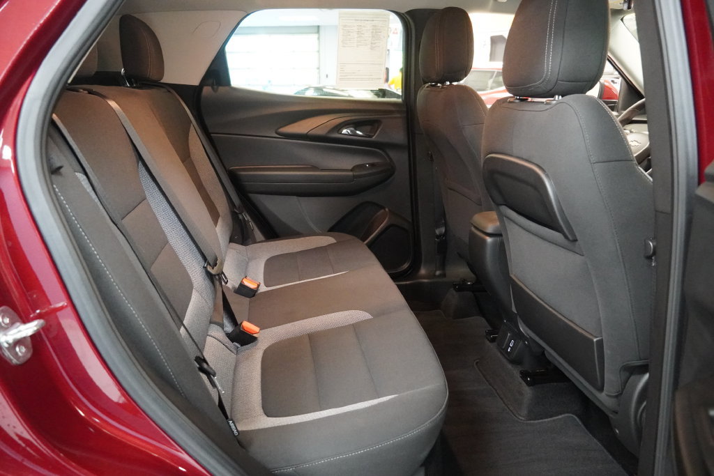 Used 2022 Chevrolet TrailBlazer LT w/ Convenience Package FWD image 30