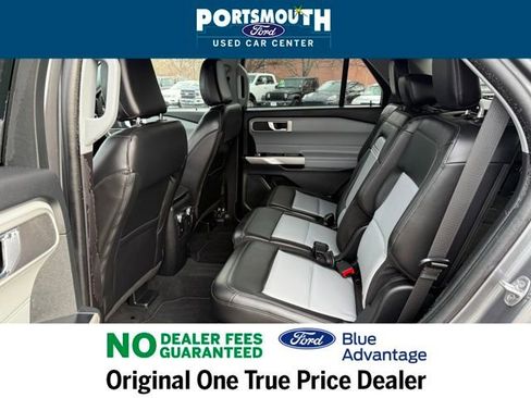 Used 2022 Ford Explorer XLT w/ Equipment Group 202A image 5