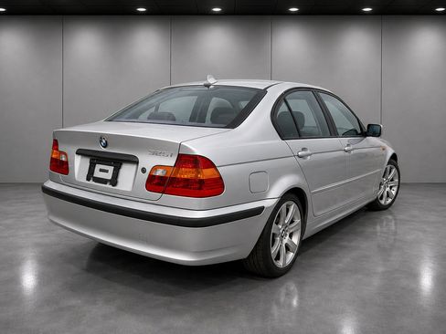 Used 2003 BMW 325i Sedan RWD image 5