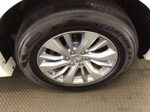 Used 2017 INFINITI QX80 4WD image 26