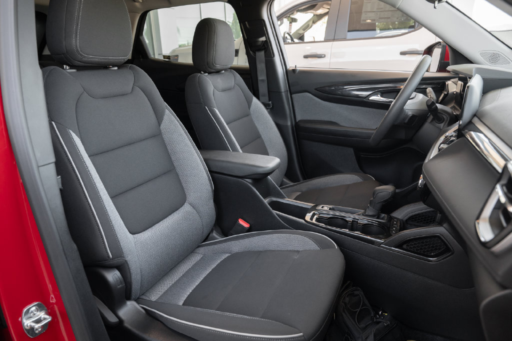 Used 2026 Chevrolet TrailBlazer LT w/ Driver Confidence Package FWD image 40