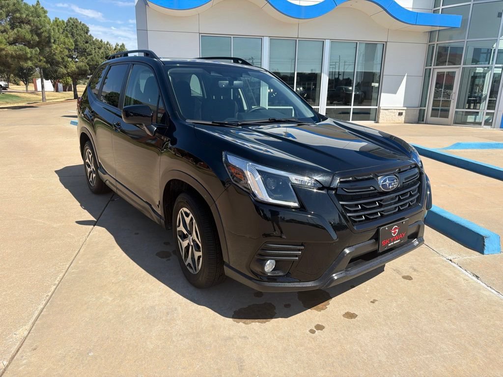 Used 2023 Subaru Forester Premium AWD/4WD image 4