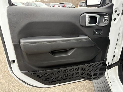 Used 2021 Jeep Wrangler Unlimited Sahara AWD/4WD image 34