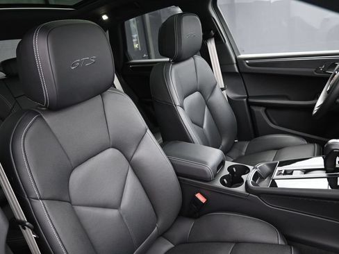 Certified 2025 Porsche Macan GTS AWD/4WD image 30