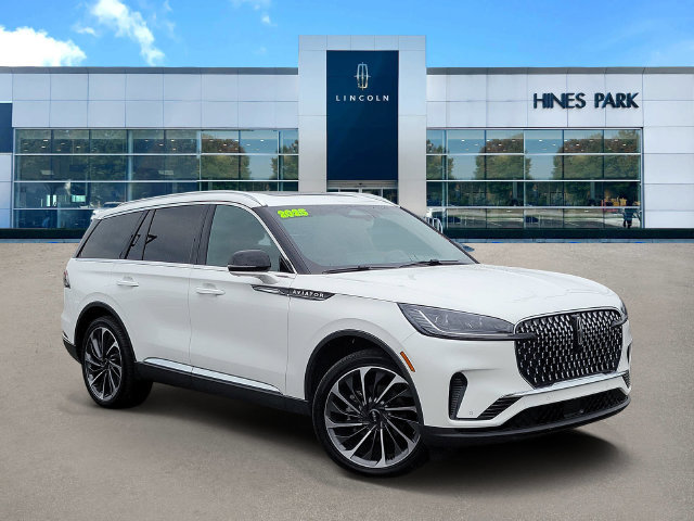 Used 2025 Lincoln Aviator Reserve w/ Equipment Group 201A AWD/4WD image 1