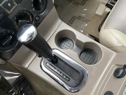 Used 2007 Ford Explorer XLT image 19