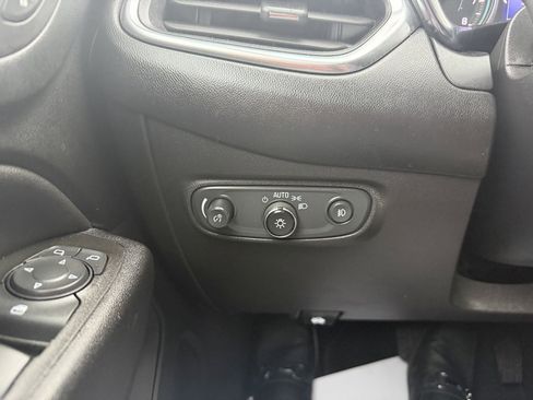 Used 2021 Chevrolet Equinox LT image 30