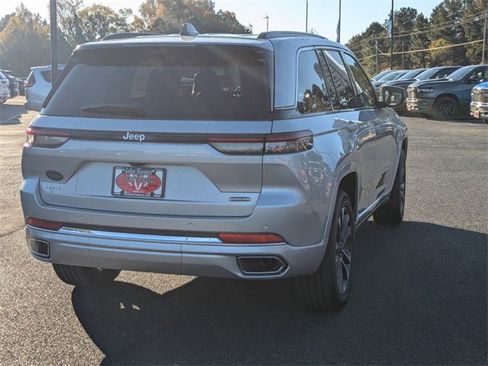 New 2025 Jeep Grand Cherokee Overland image 7